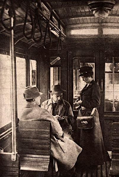 Donne reali e immaginarie nell'et\u00e0 della Grande Guerra (1911-1925)