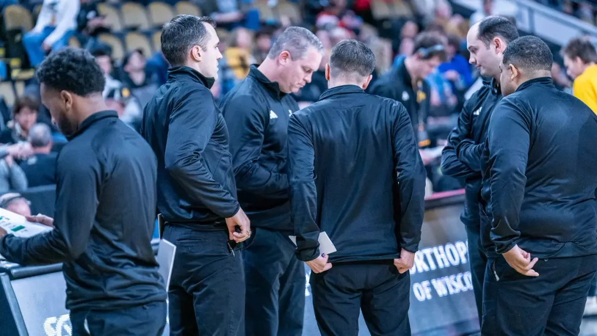 Parking Chattanooga Mocs at Bellarmine Knights Wrestling