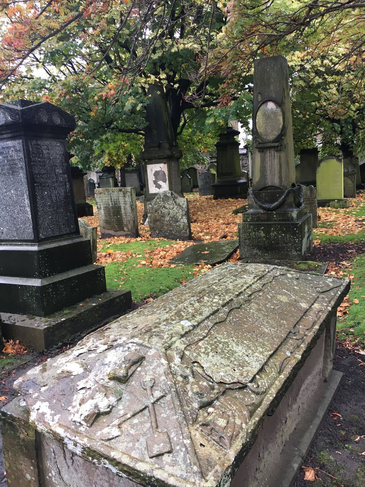 Guided tour of ancient Dundee Howff Cemetery. Meet in Meadowside entry.