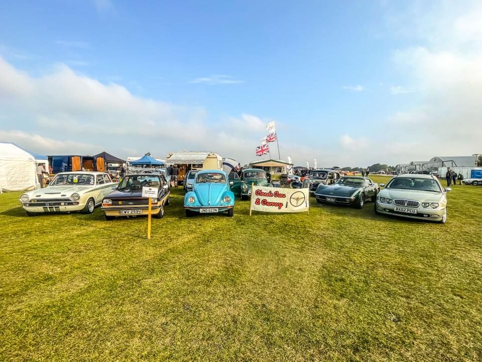 Classic Car meet @ The Beehive, Deanshanger