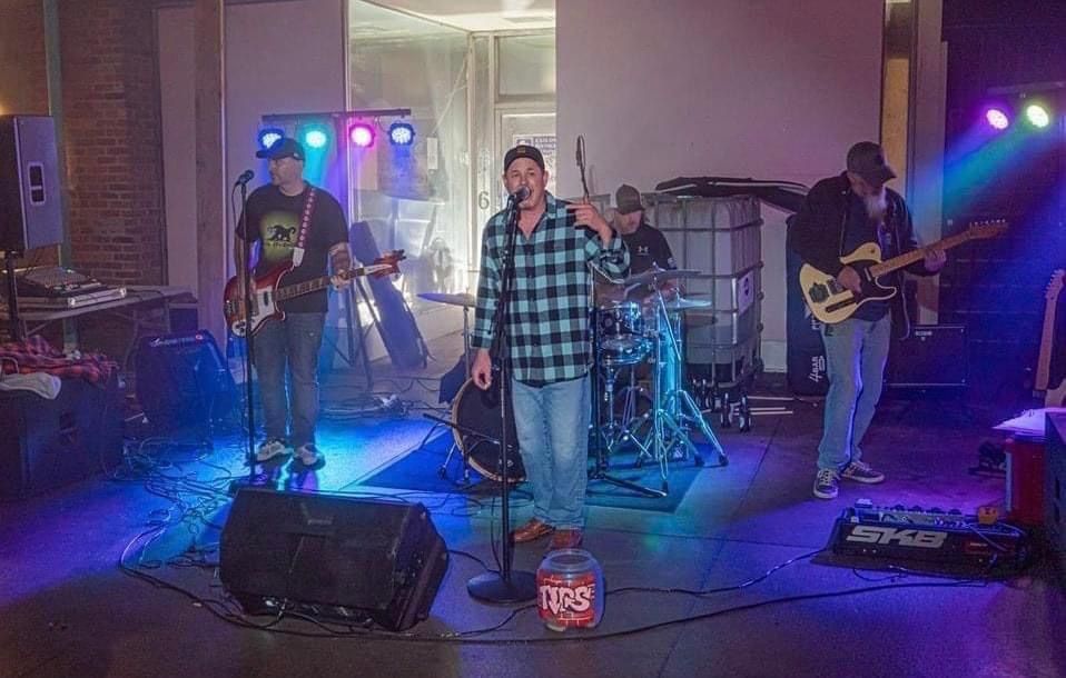 Southbound Mojo live at 20\u2019s Pub