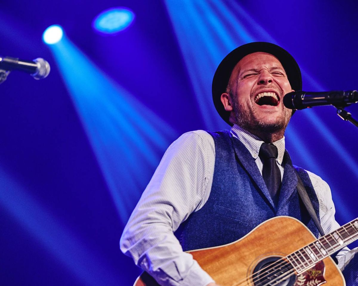 50 \u00e5r med "Gas 5" Musikalsk fort\u00e6lling om Kim Larsen