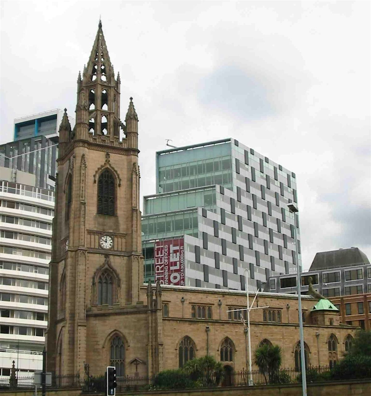 Liverpool Audio Tour: Icons, Art, and Legends of the City Centre