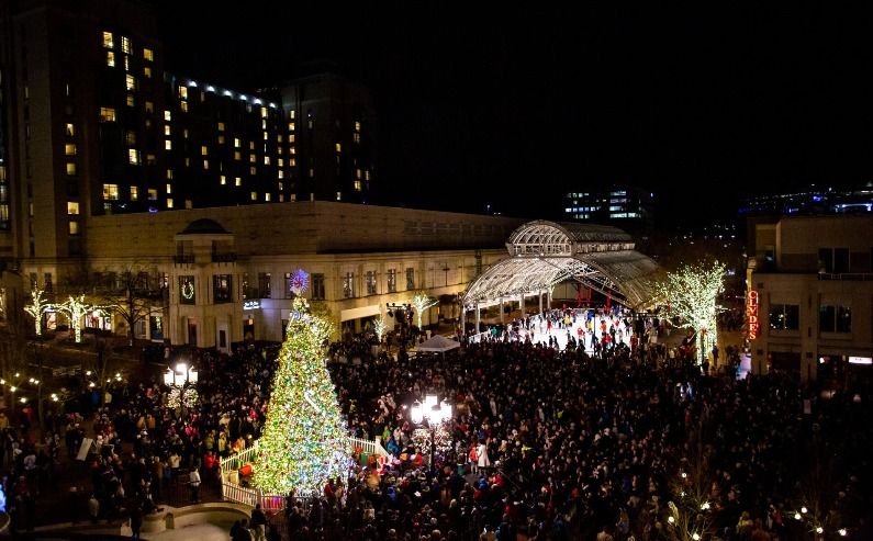 Holiday Parade & Tree Lighting 