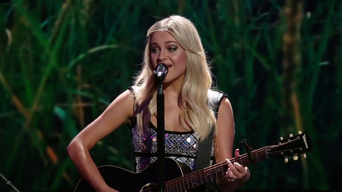 Kelsea Ballerini - LIVE ON TOUR