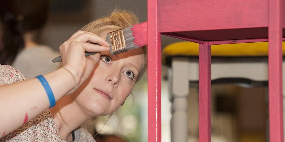 Upcycle - How to Paint Furniture 