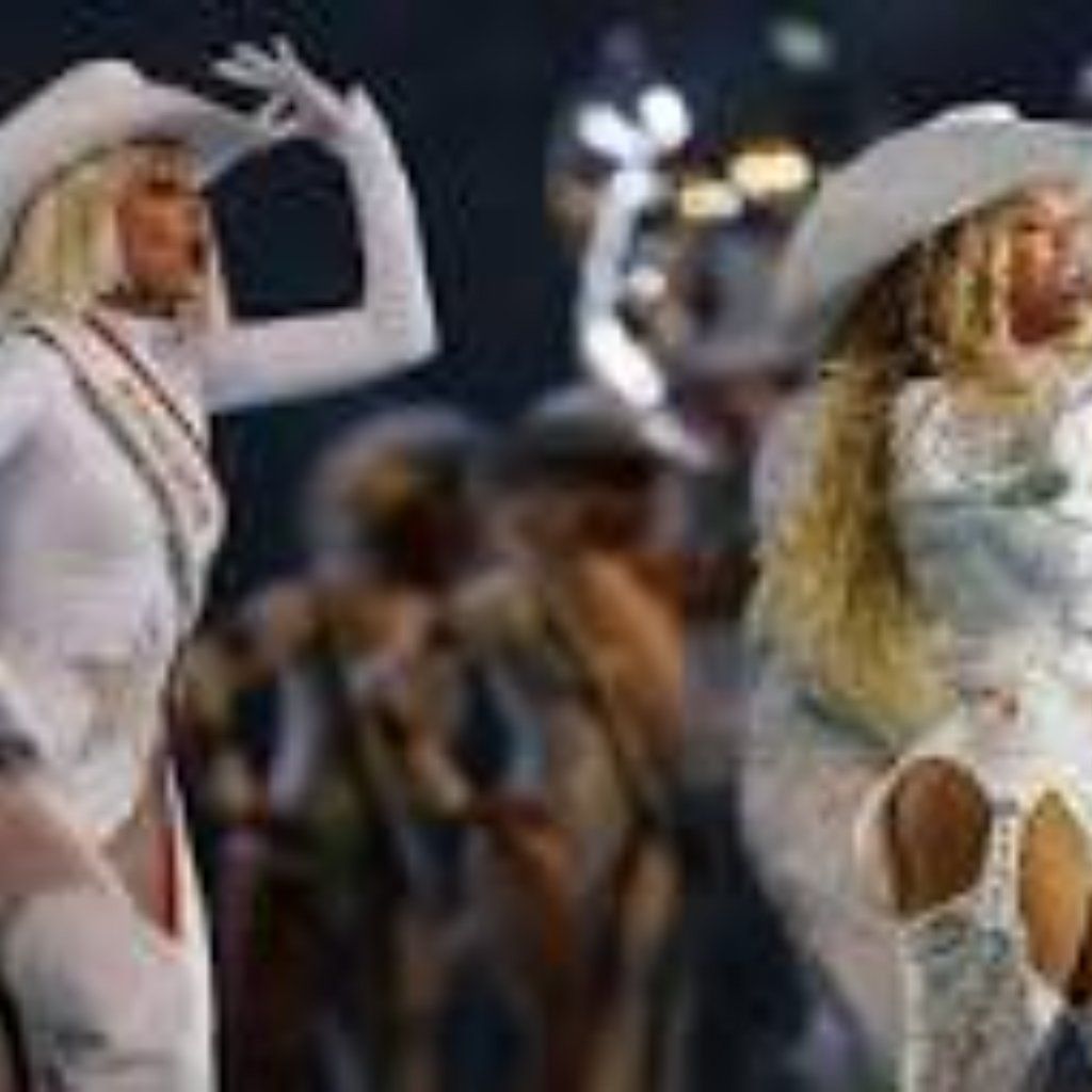 Rihanna & Beyonc\u00e9  the ultimate festival