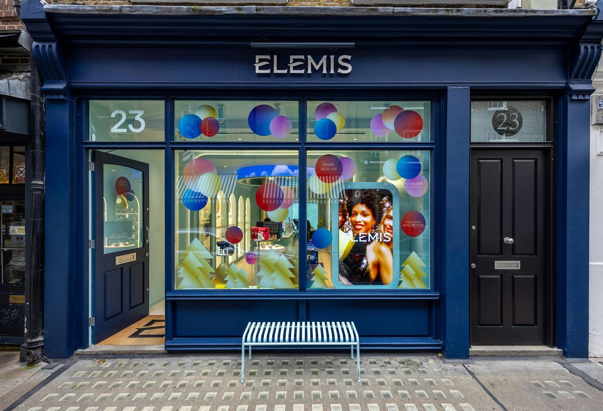 ELEMIS Covent Garden Christmas Light Switch On Event