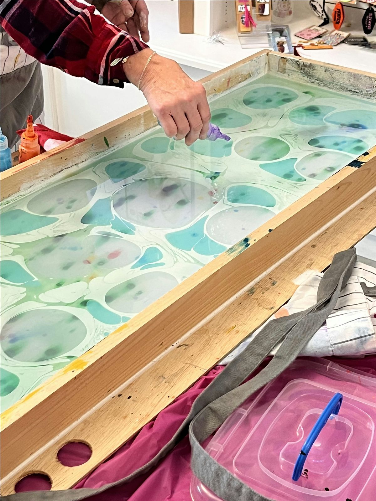 Silk Marbling  at  Flying Dreams Brewery