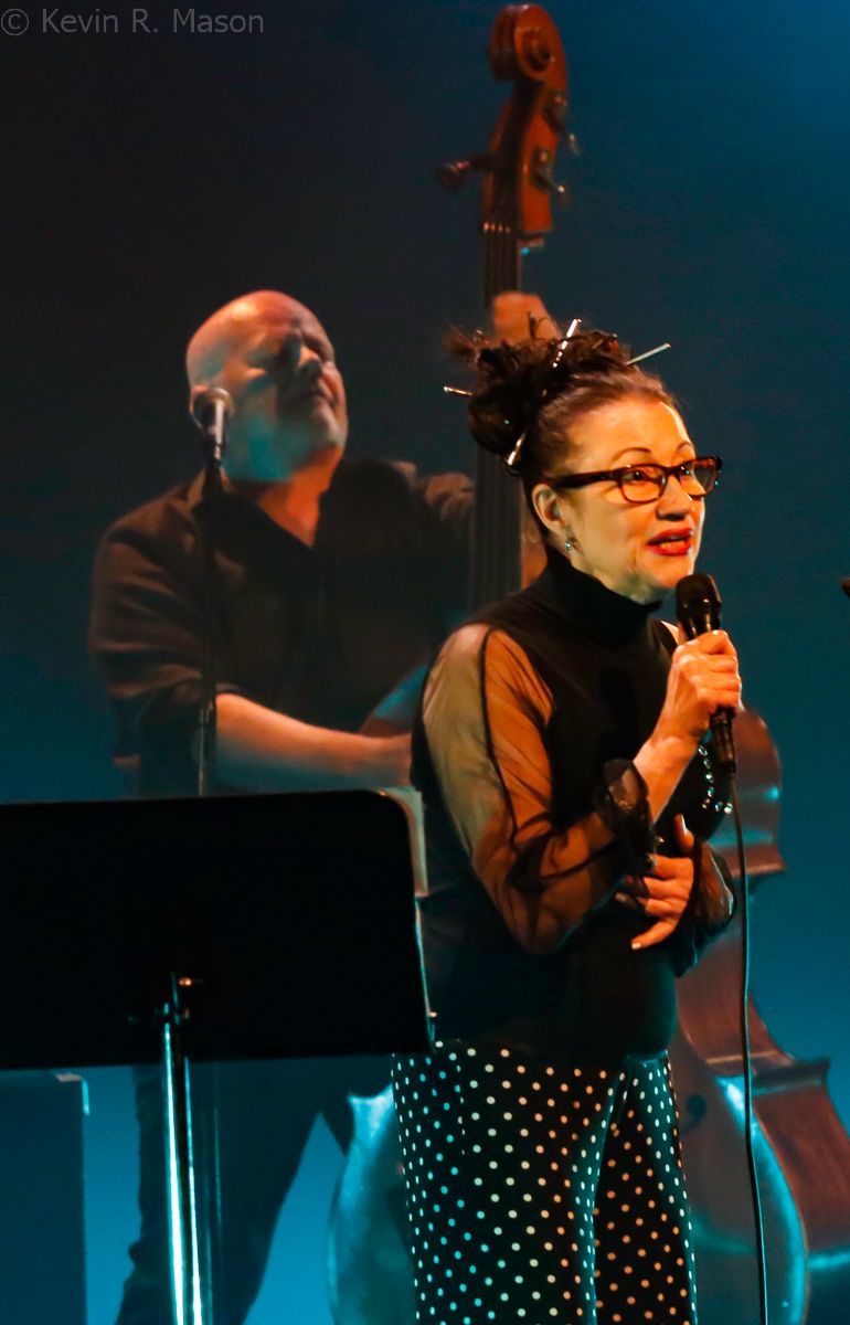 Holly Cole