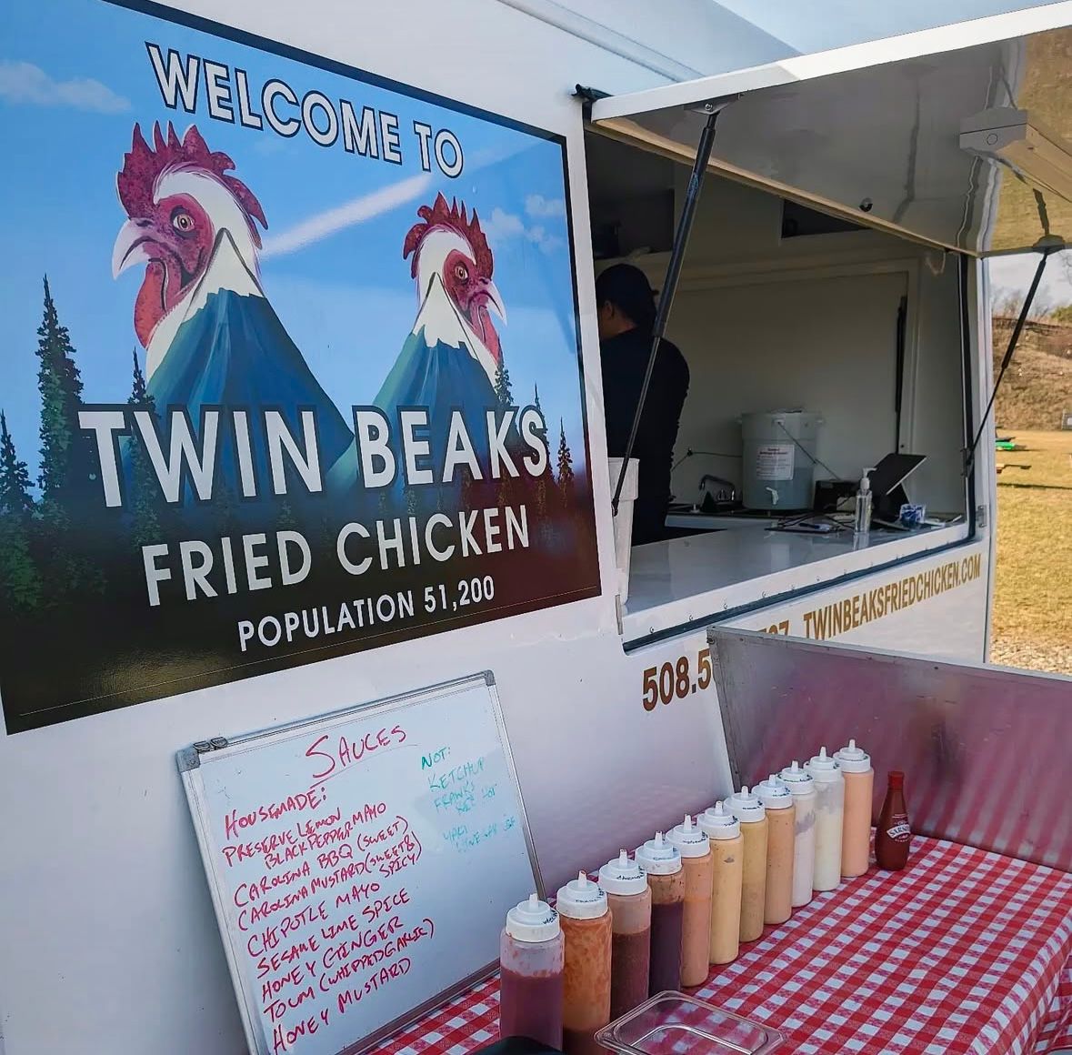 Twin Beaks Fried Chicken Food Truck at Hops on the Hill