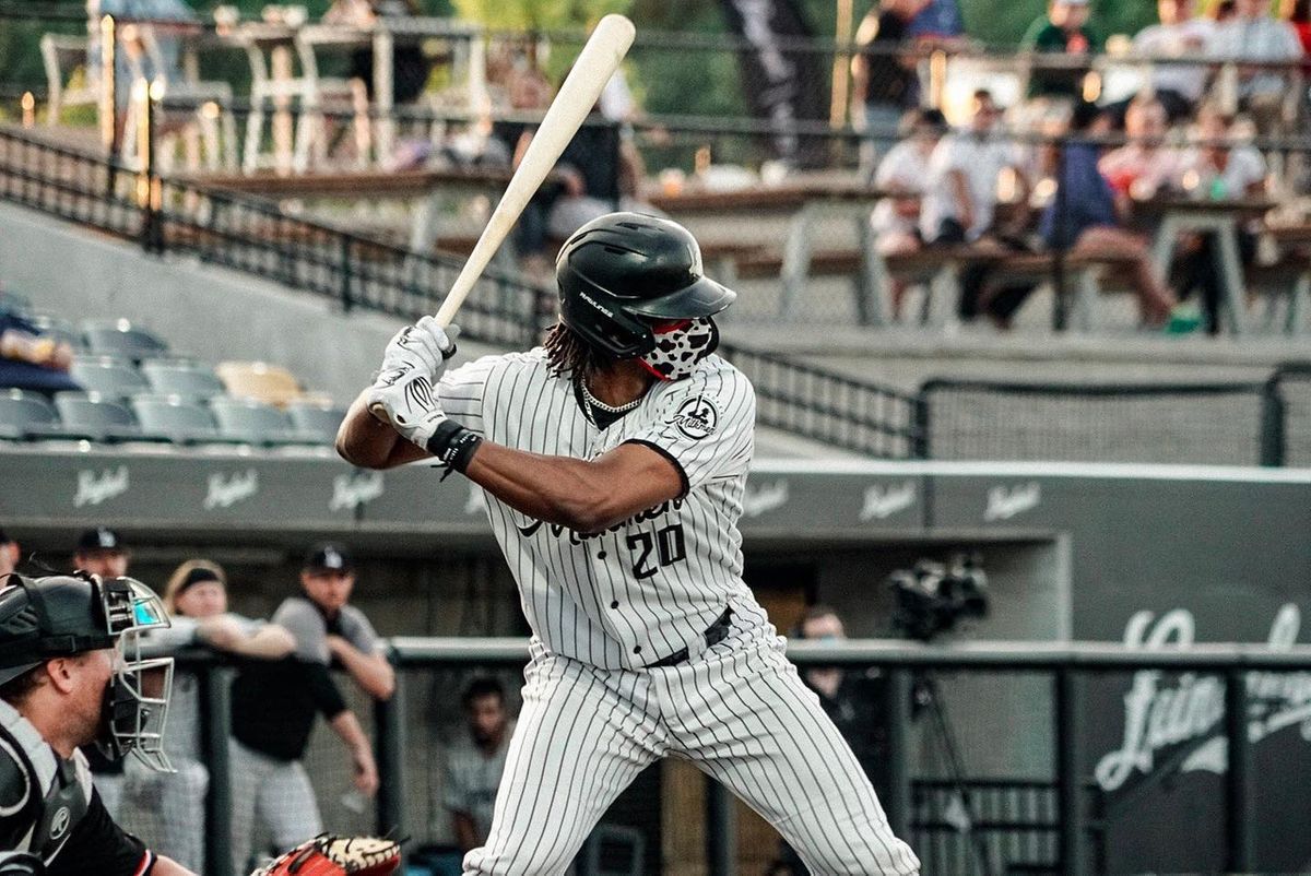 Milwaukee Milkmen vs. Fargo-Moorhead RedHawks