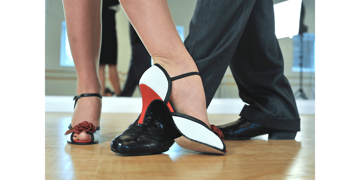 Latin Salsa: Beginner Footwork - Dance Class by Classpop!\u2122