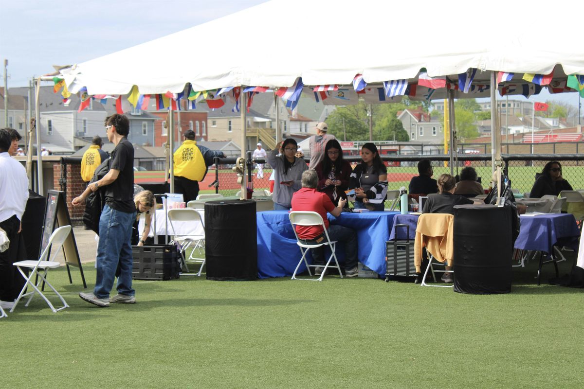 Noche de Familia y Amigos at Baseball