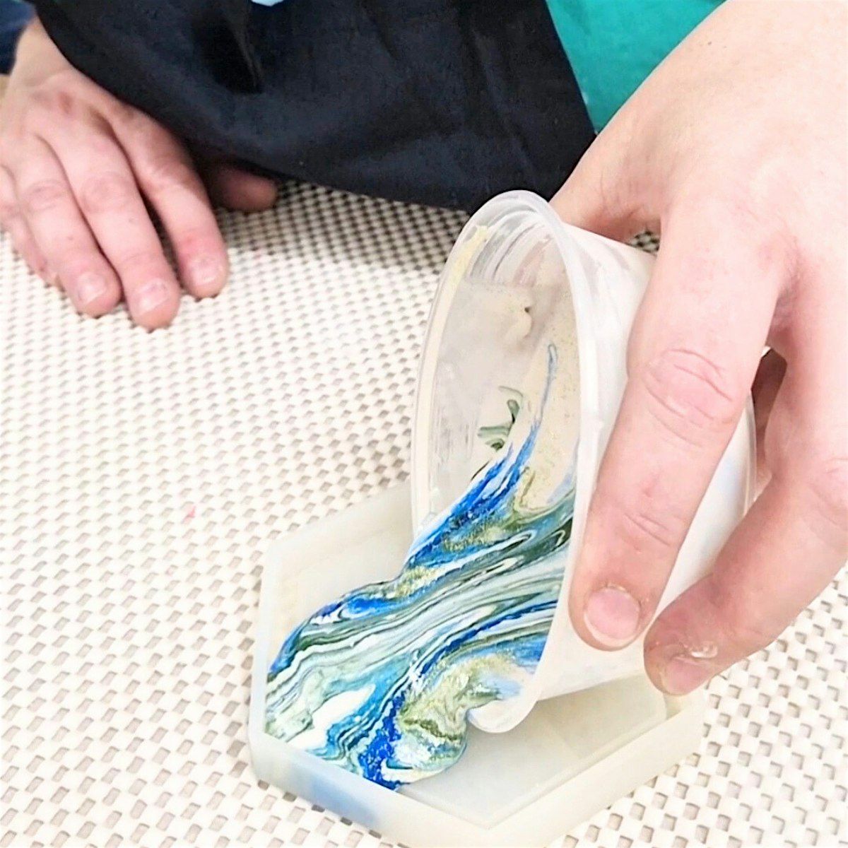 Eco-resin Homewares Class - Create Your Own Tray