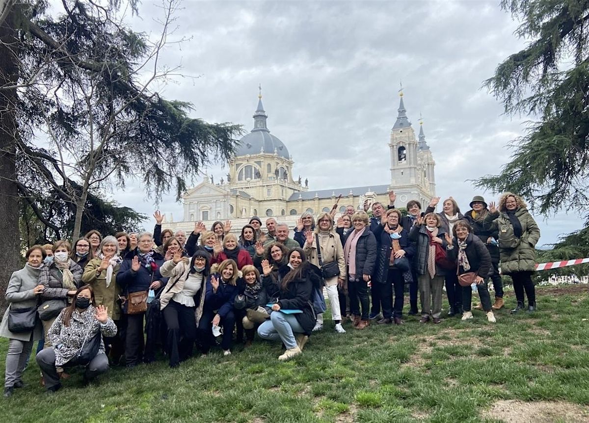 Tour Madrid con gata aut\u00e9ntica - \u00a1Historia + tapas!