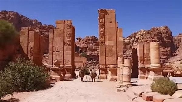 Paths of the Bedouin, Trekking in Jordan, Petra and the Wadi Rum