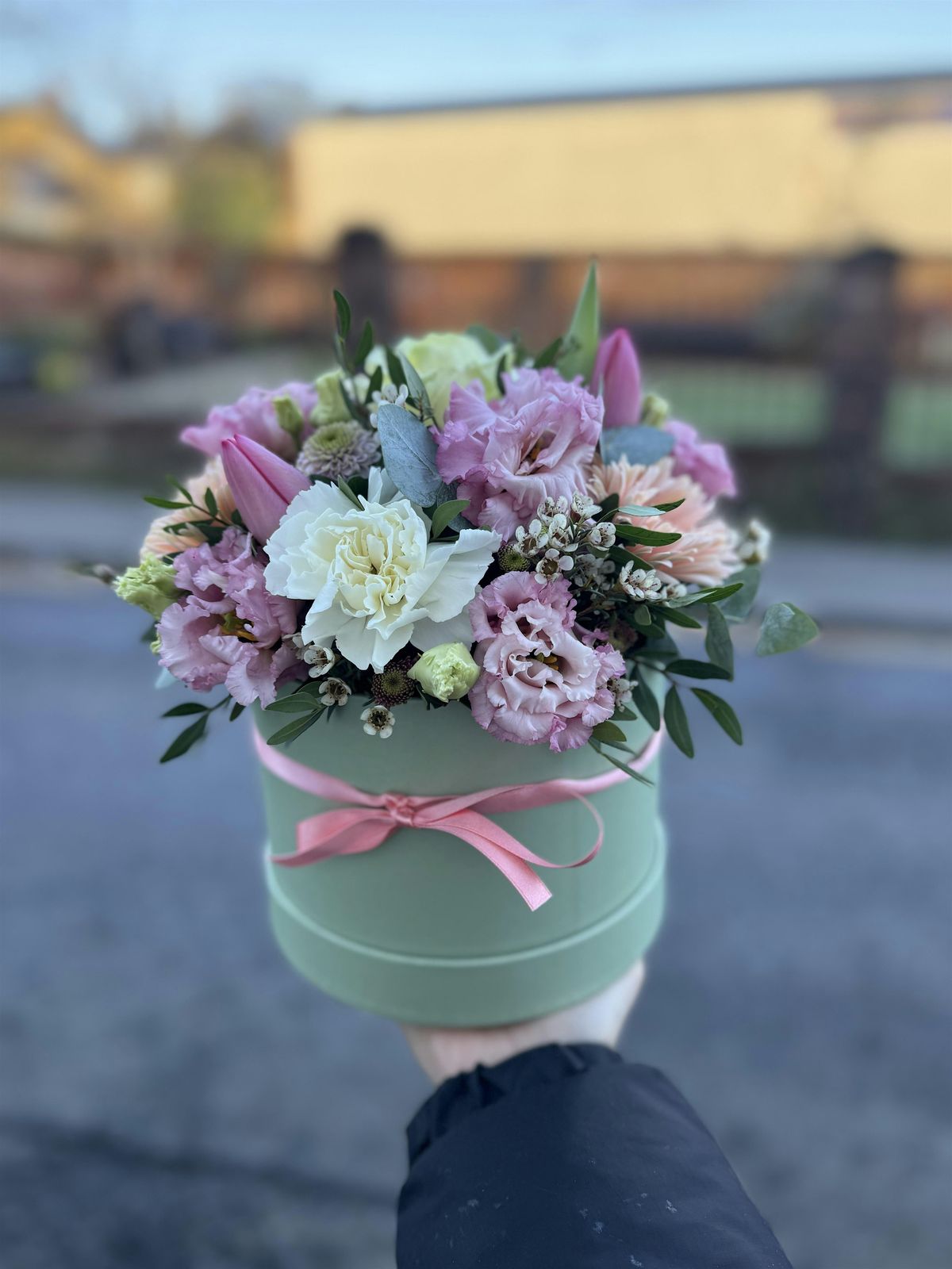 Mother and Daughter Country Hatbox Floral Workshop