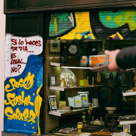 Descubre el arte urbano del centro de Madrid, \u00a1tour para 2!