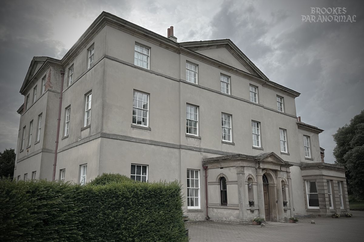 *4 PLACES LEFT* Strelley Hall Nottingham Ghost Hunt - 16th November 2024