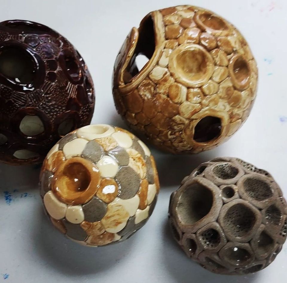 Palmy Pottery Garden Balls, Splatter Palmy & Whanganui, Palmerston