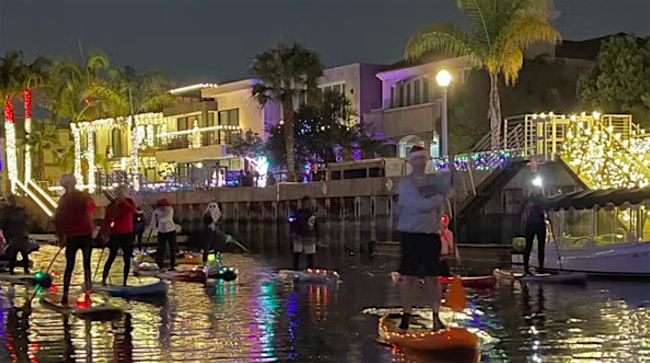 \u200d Santa's Christmas Light Paddle through Naples