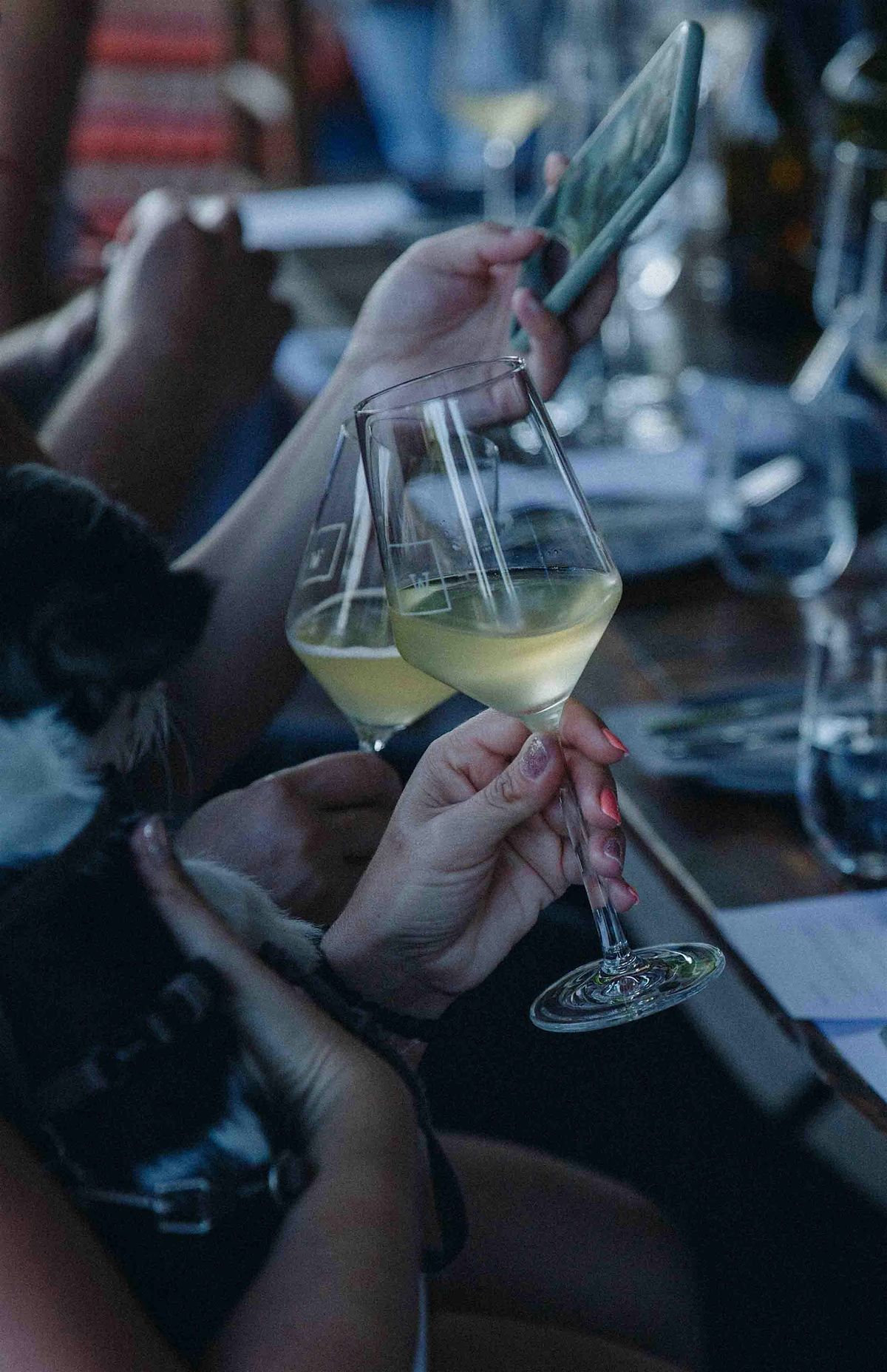 NATURWEIN  VON PET NAT \u00dcBER EASY BIS FUNKY - DAS NATURWEINTASTING