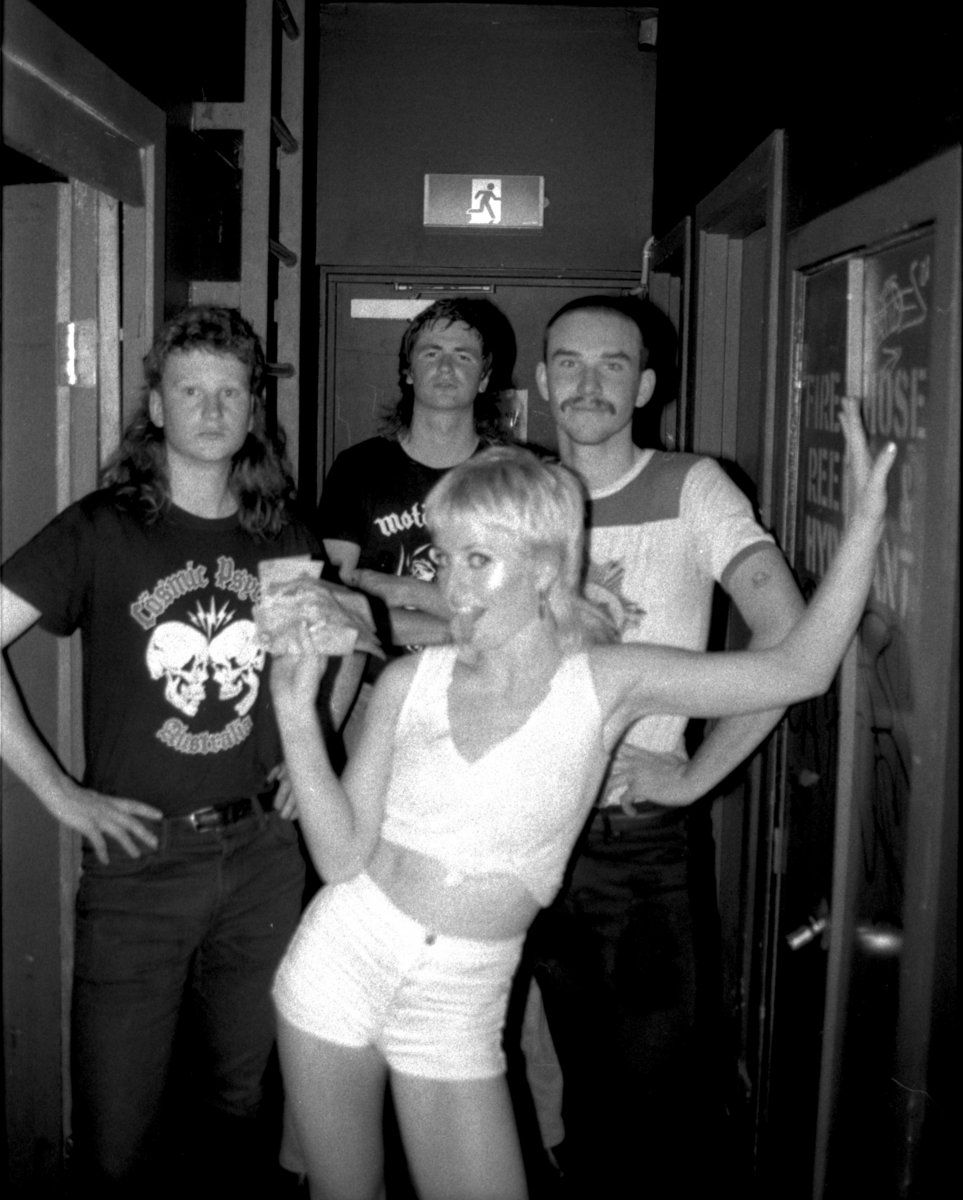 Amyl and The Sniffers