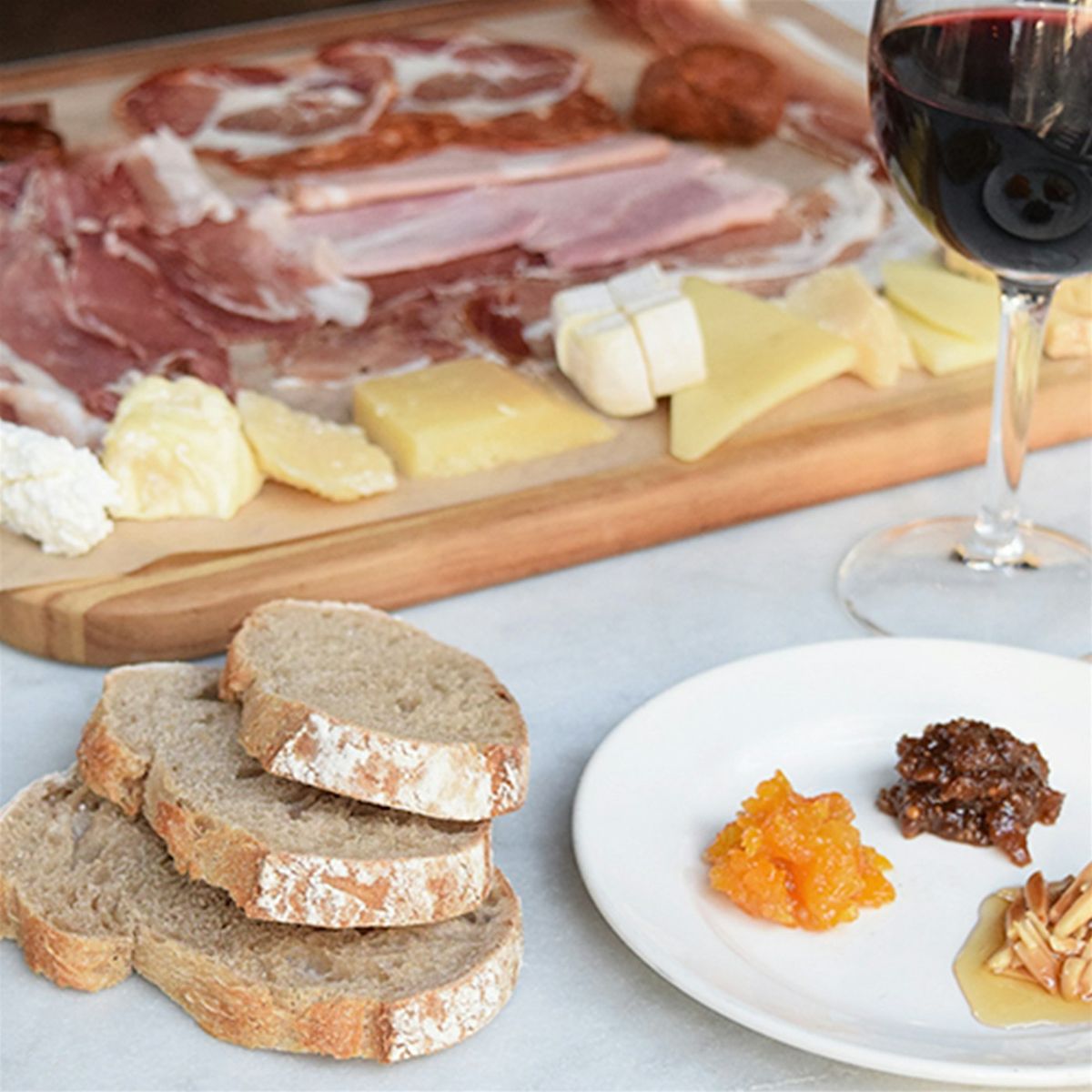 Wine & Cheese: Guided tasting with Barolo