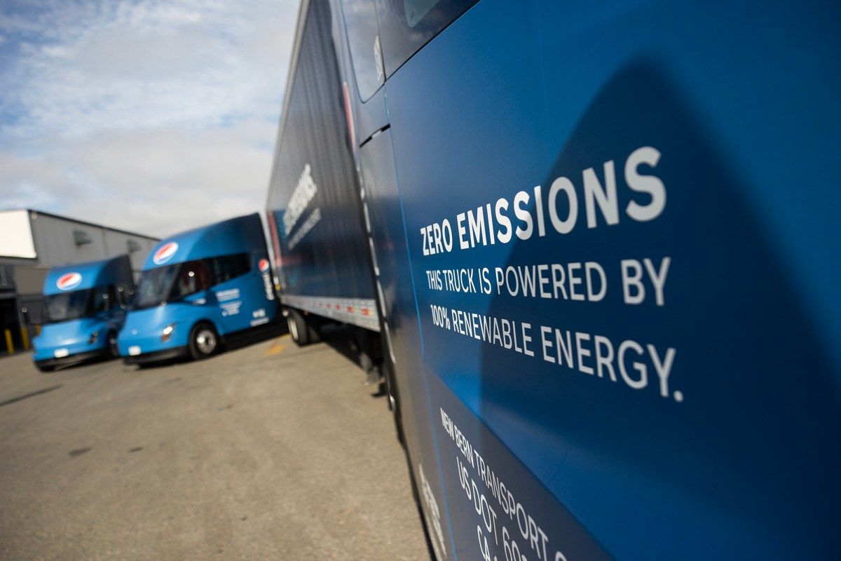 Parking Golden Smog (18+)