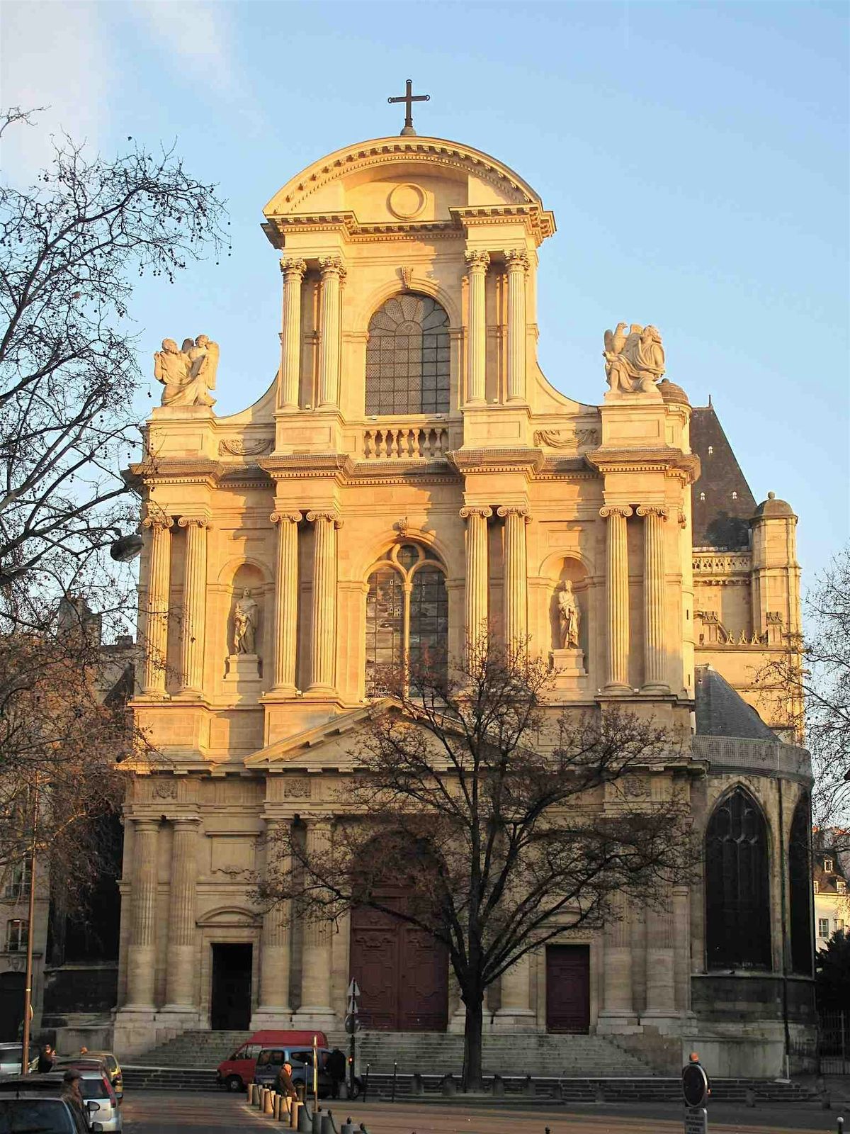 Paris Audio Tour: A Historic Walking Tour