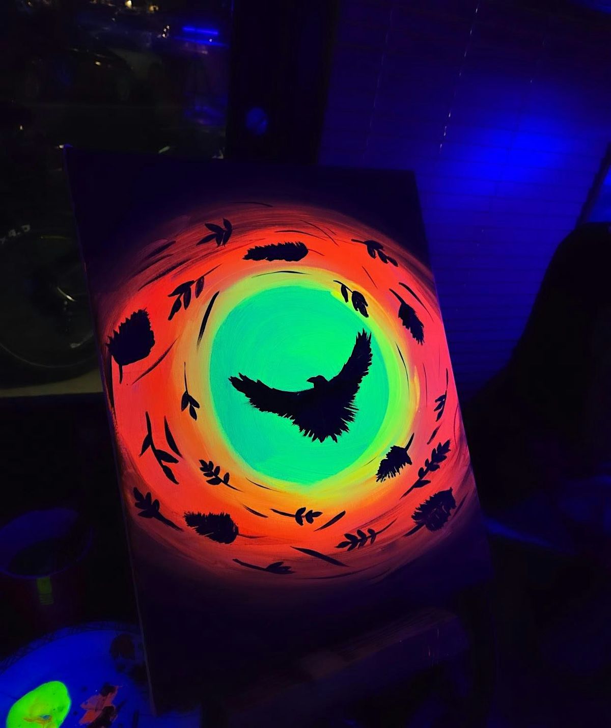 Black light paint & sip
