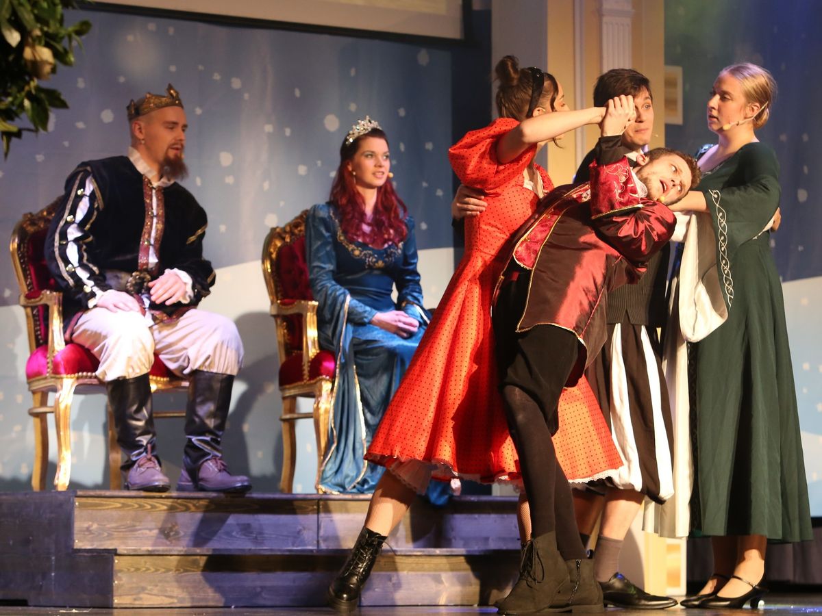  3 Haseln\u00fcsse f\u00fcr Aschenbr\u00f6del - Das weihnachtliche Familien-Musical - Seligenstadt