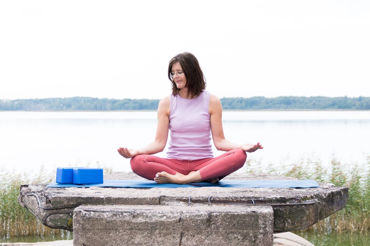 YOGA FOR BEGINNERS WORKSHOP, weekend course at Helsingin Aikuisopisto