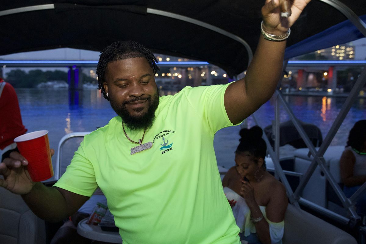Shaod's Water Lounge " R & B Water Vibez Sunset Cruise" (D.C. Edition)