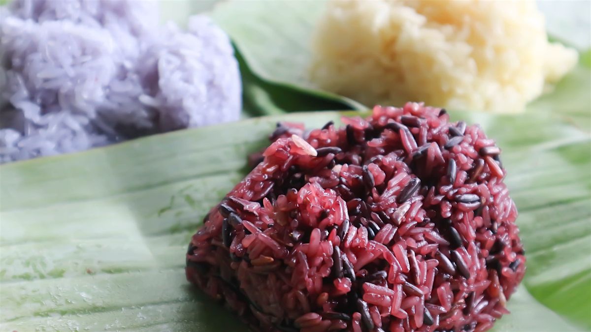 Dayton's Bluff Location: Hmong Cooking with Blong Vang