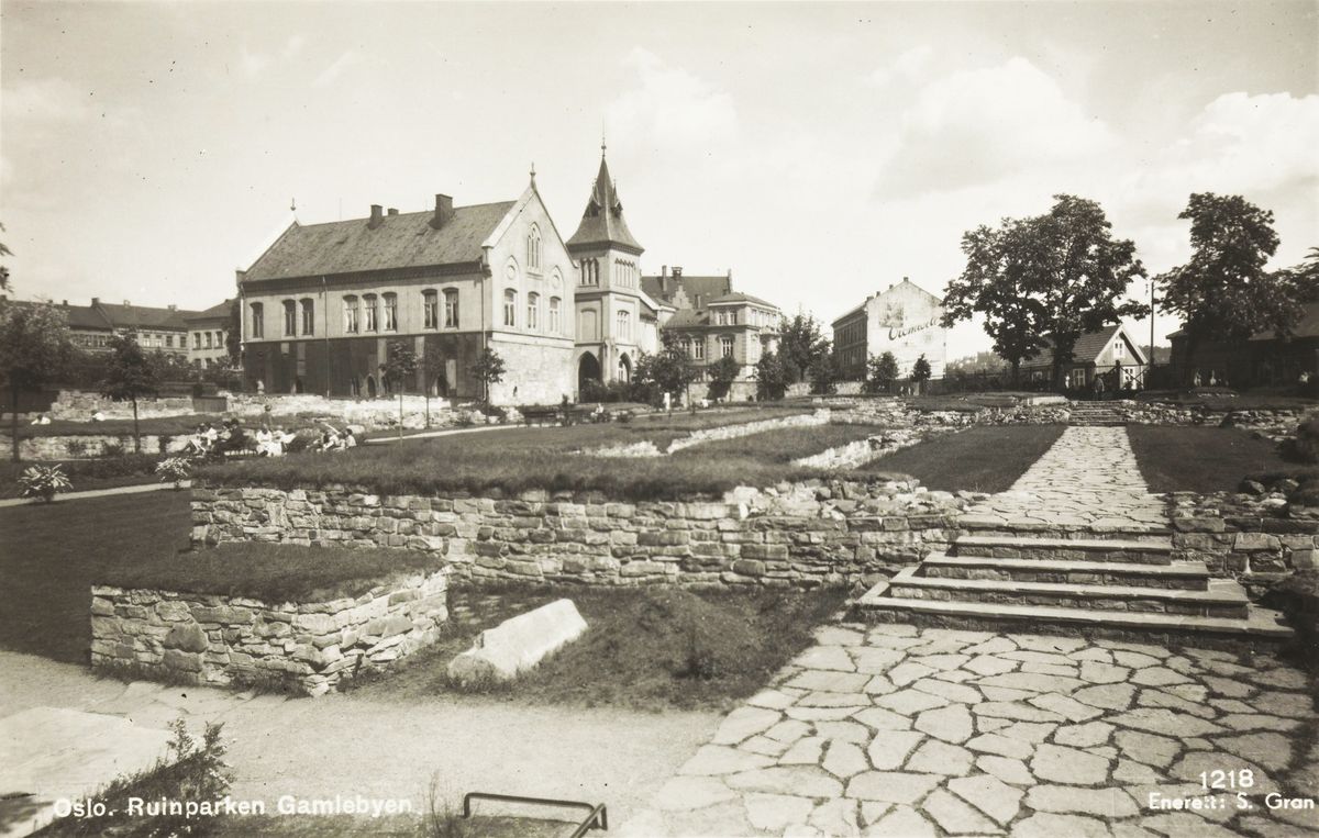 Historisk vandring  i minneparken, Oslo bispeg\u00e5rd og Oslo ladeg\u00e5rden