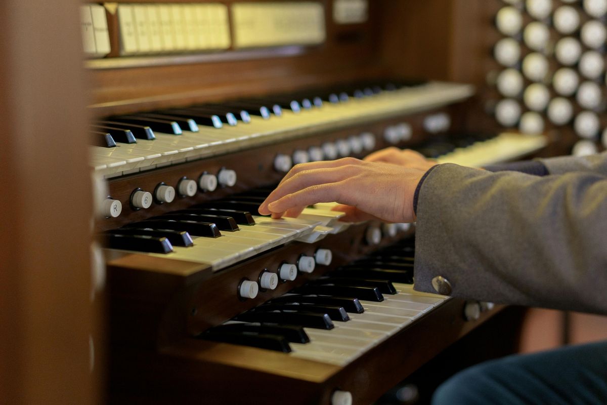 Organ Recital by James Henderson