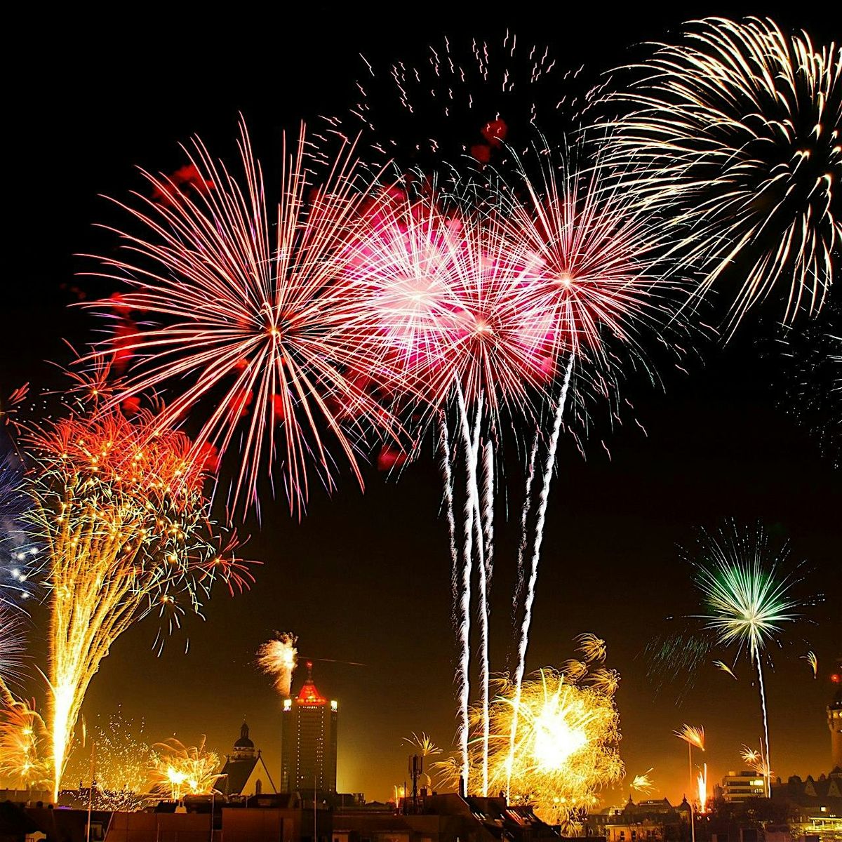 Amsterdam New Year's Eve Pub Crawl With Optional Club Entrance