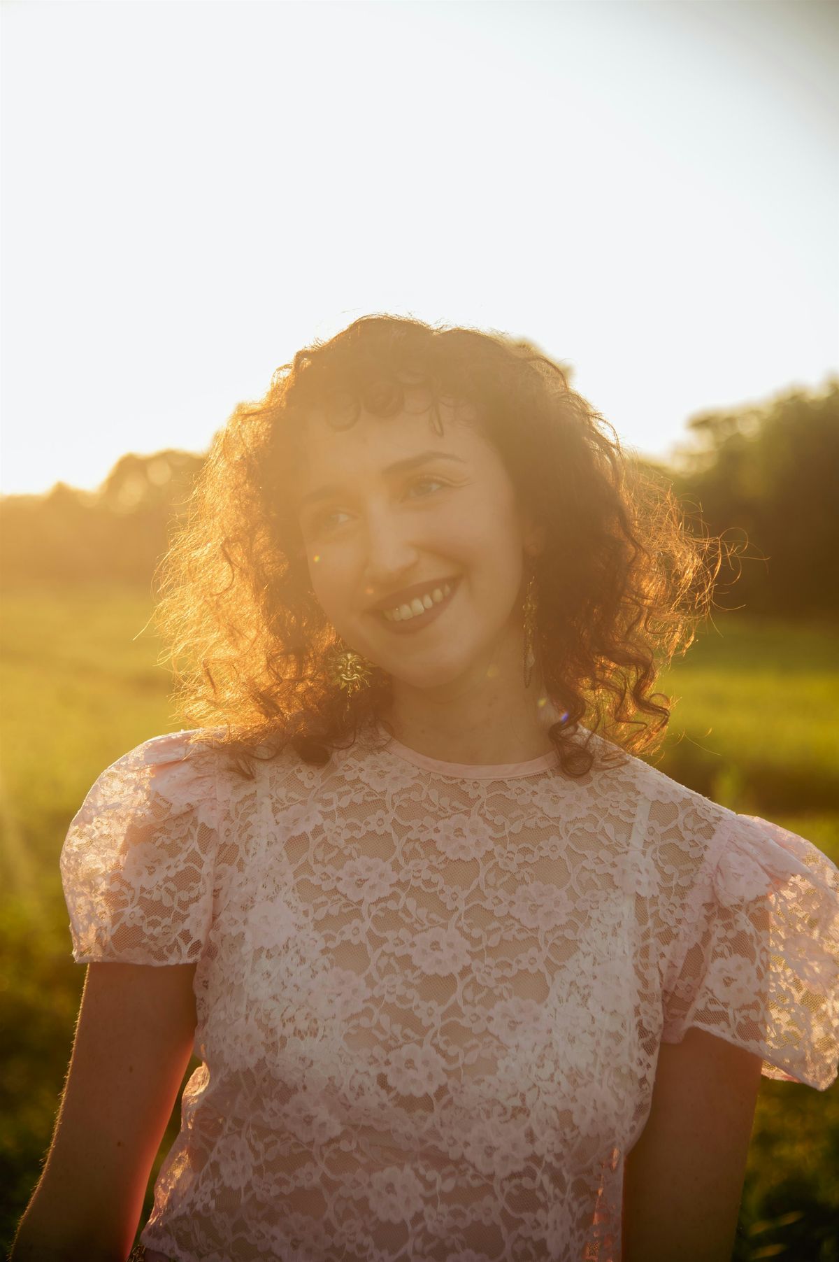 Indie Folk\/Pop Artist Olivia Frances LIVE at Logan Street Market!