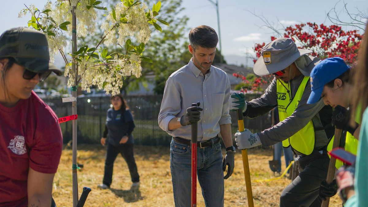 Community Planting with Our City Forest at Penitencia Creek City Park