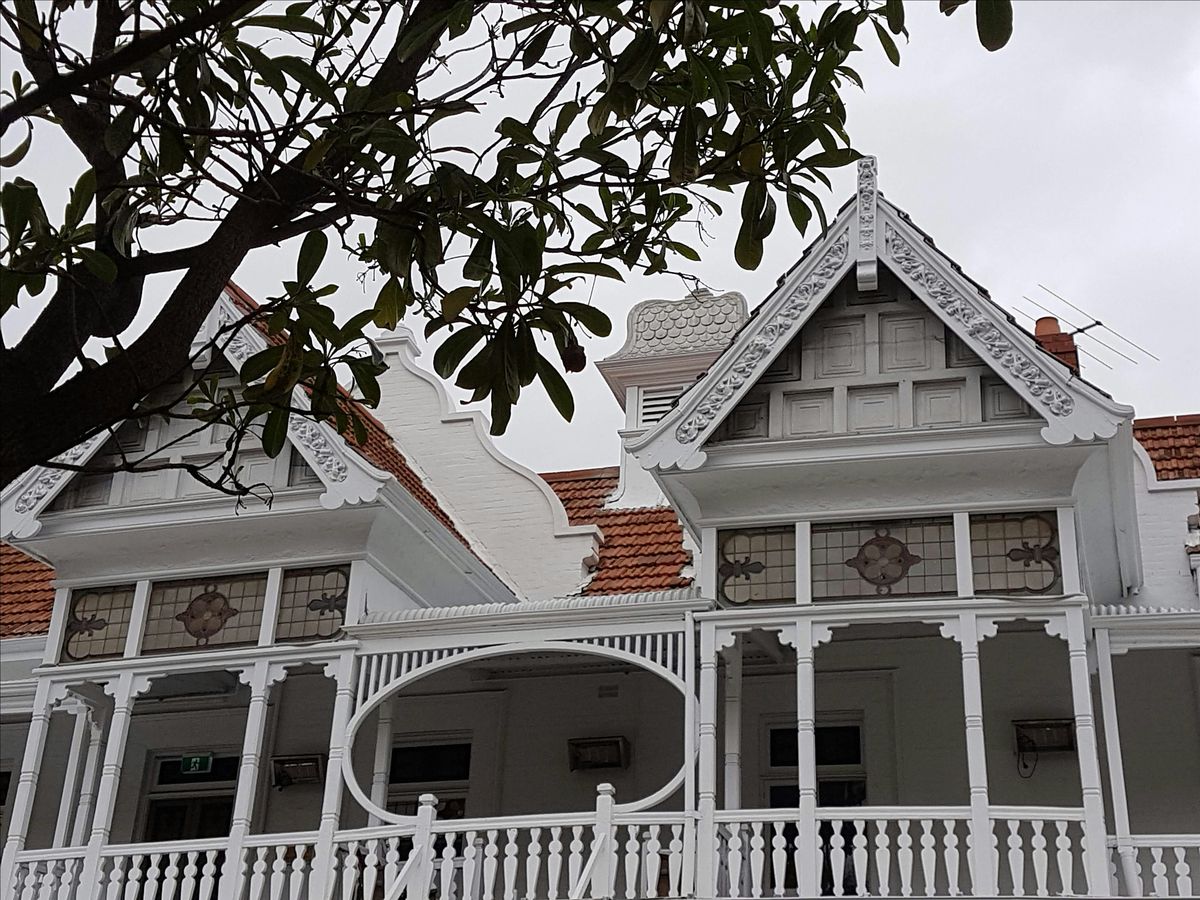 Walking Tour: City of Pubs