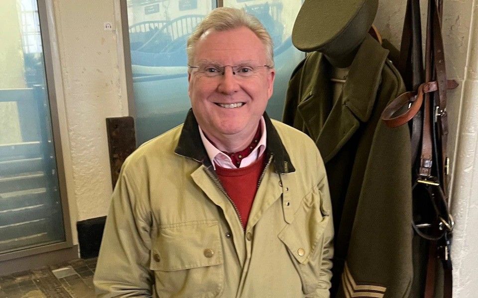 Mark Smith - Antiques Expert on the Road