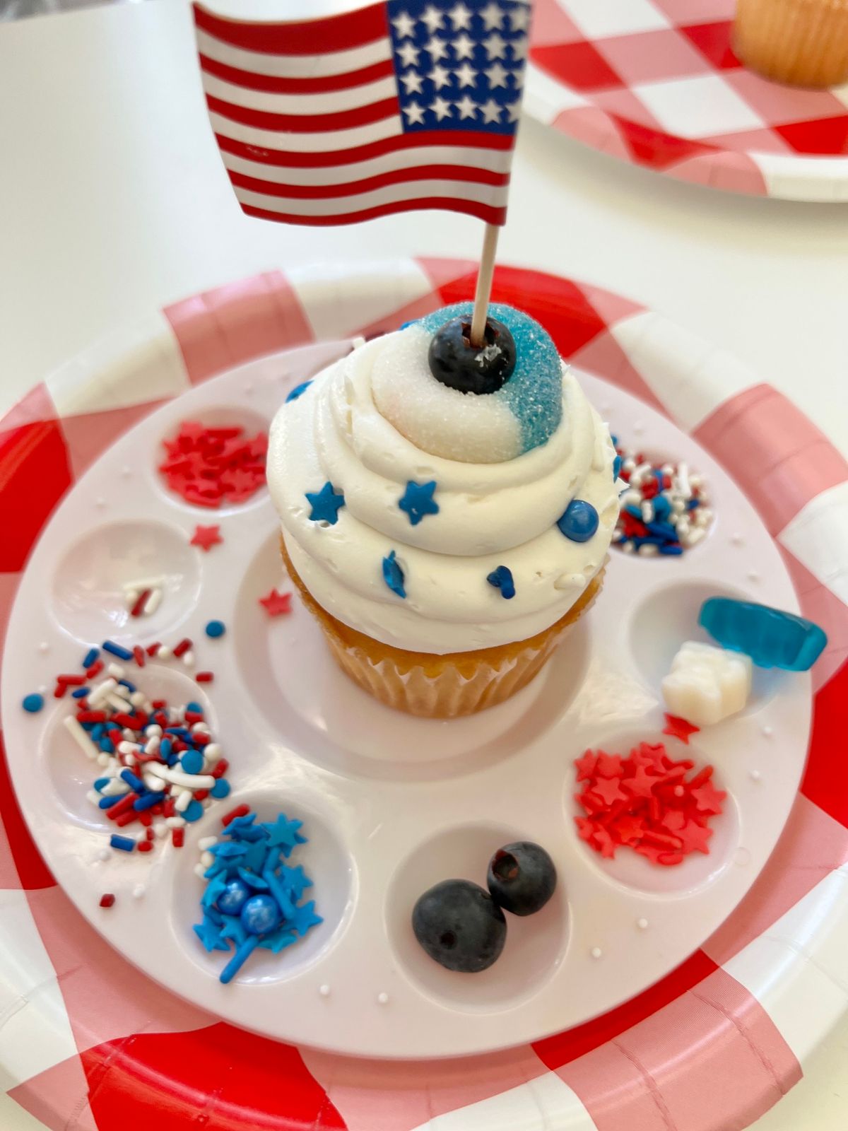 4th of July Cupcake Decorating + Playtime