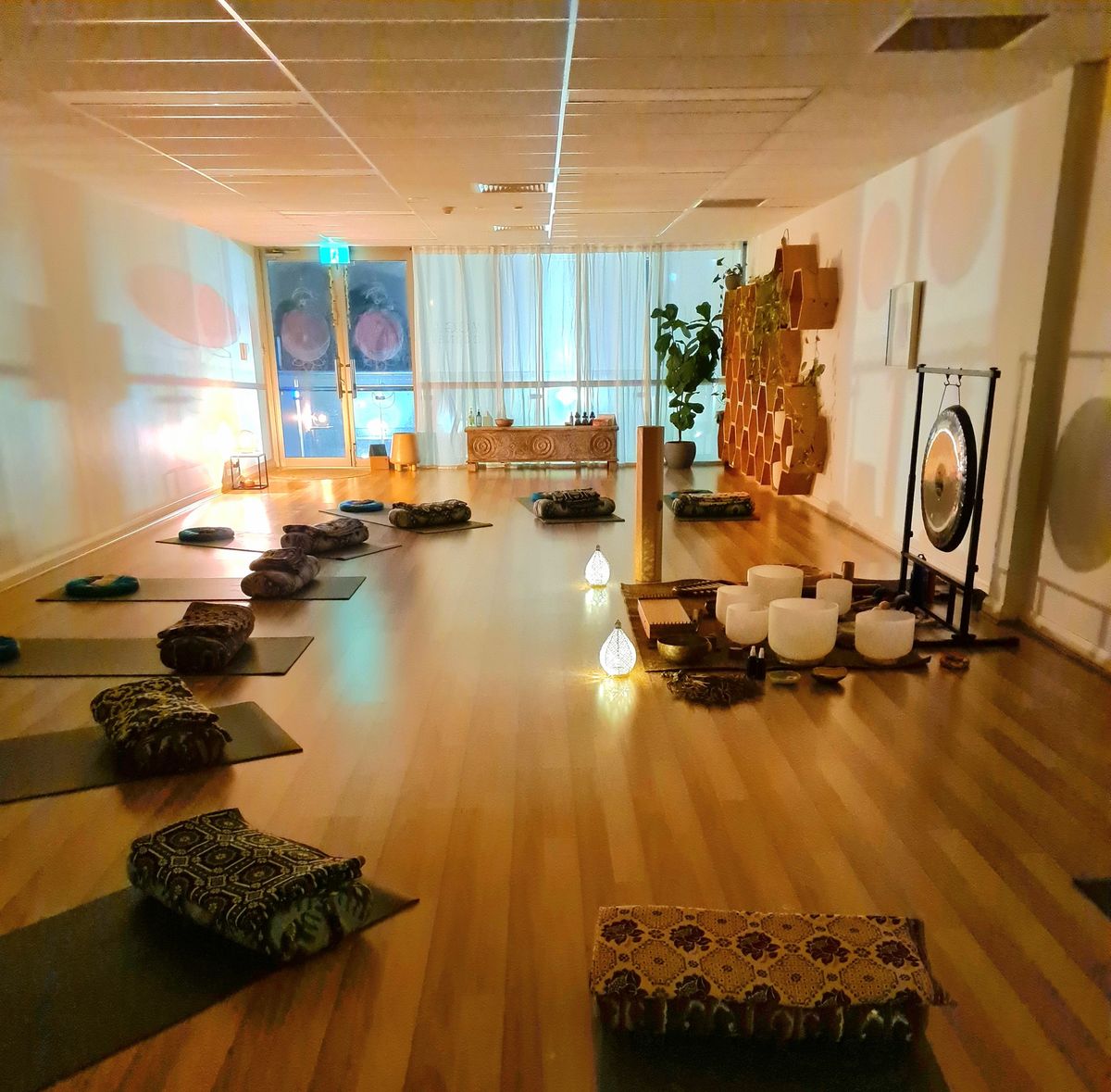 Carine Group Sound Healing with guided meditation