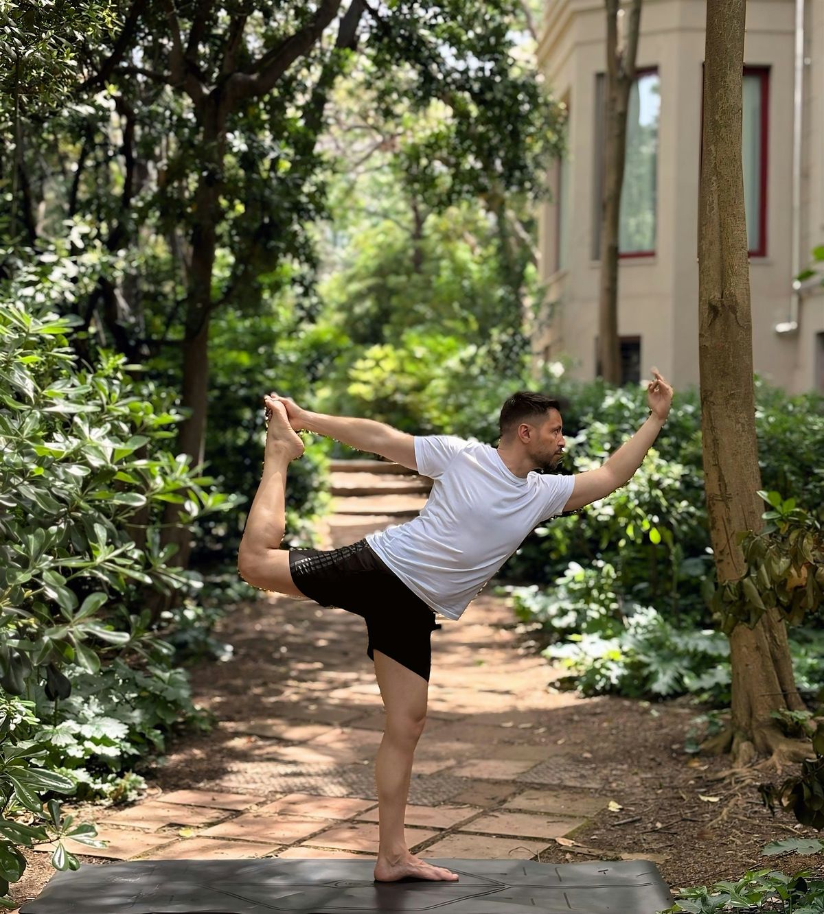 HATHA YOGA - ESPAI NU