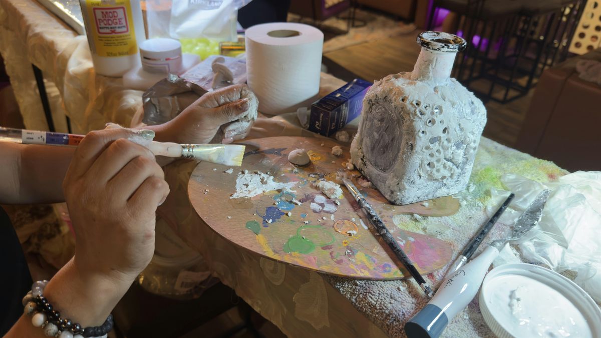 Paint & Sip Mondays at Kava Culture Bar