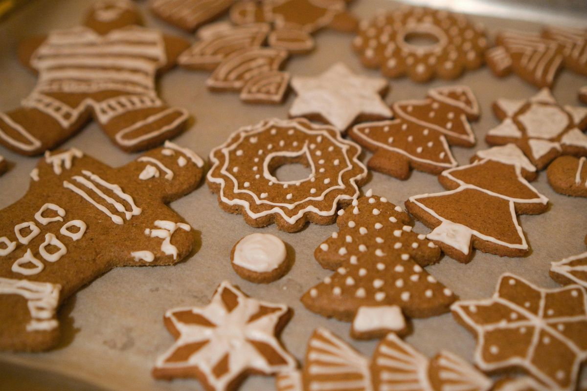 How To Bake Holiday Gingerbreads