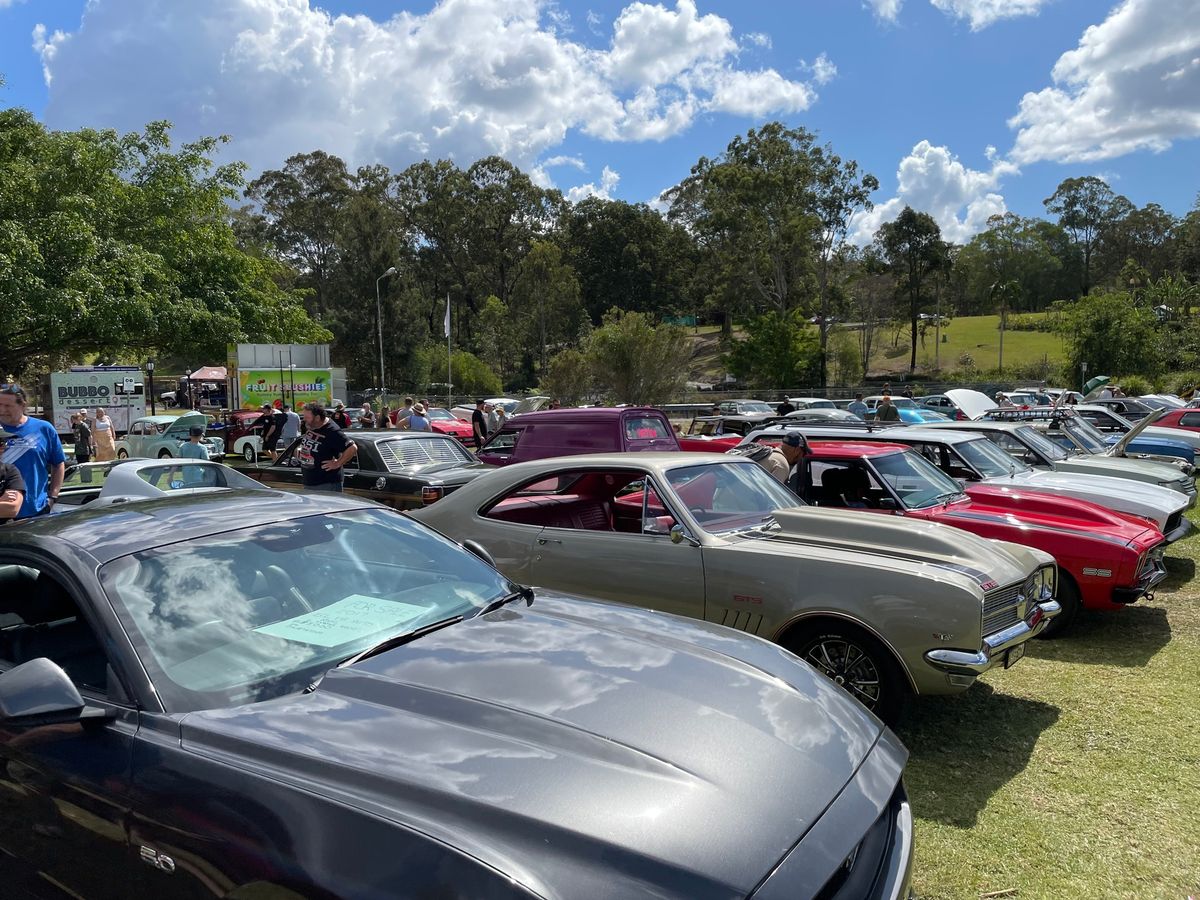 Country Paradise Parklands - Retro Cruise Nights - Bar, Food Trucks, Live Band & Markets FREE entry