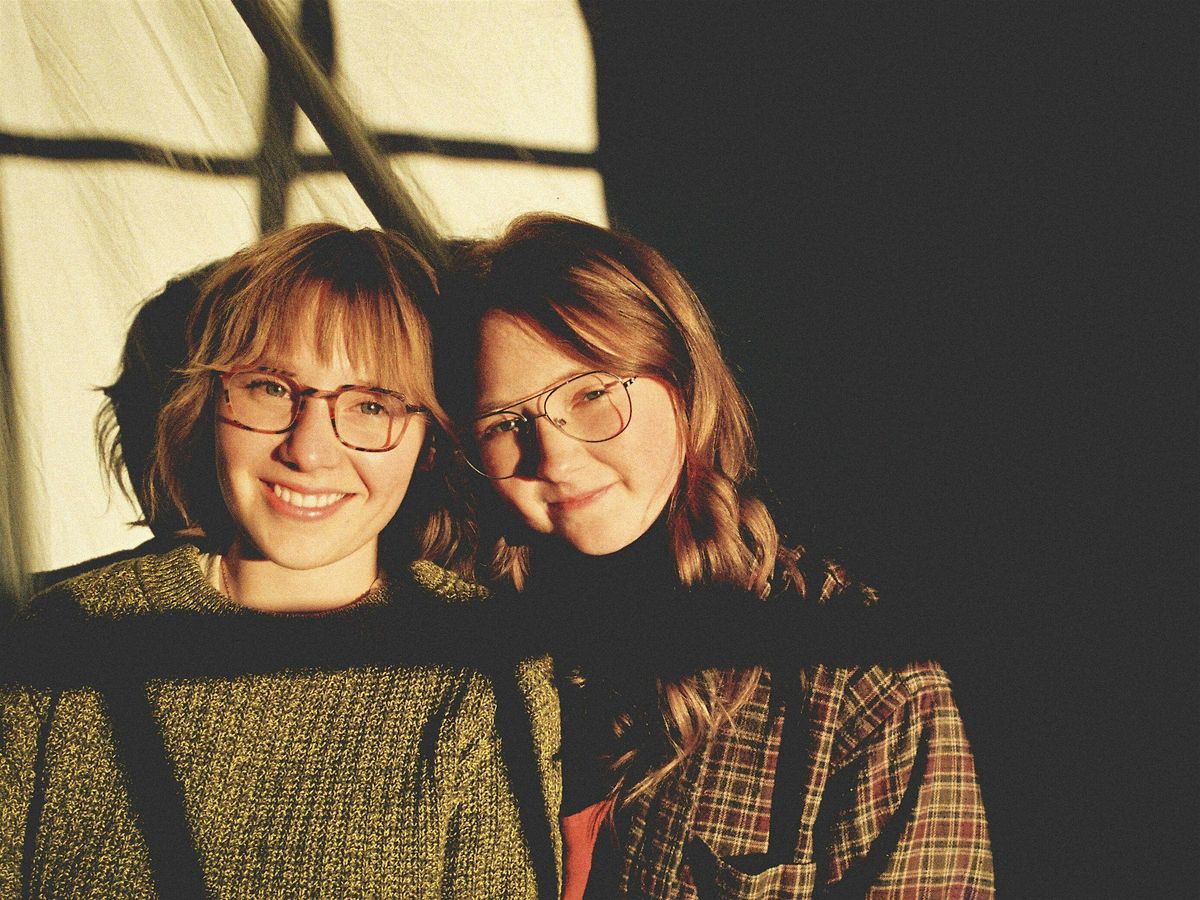 An Evening with Fielder (Skye Peterson and Addison Agen) plus pre-show meal